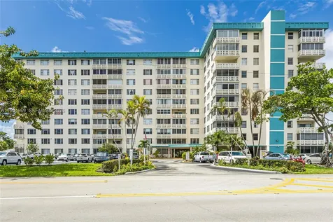 4330 Hillcrest Drive Hollywood FL 33021