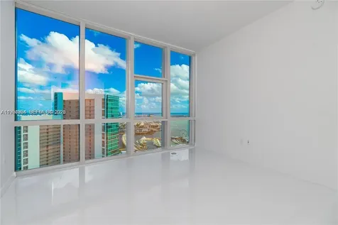 851 NE 1st Avenue Miami FL 33132