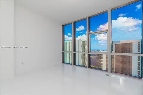 851 NE 1st Avenue Miami FL 33132
