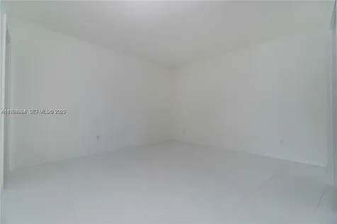 851 NE 1st Avenue Miami FL 33132