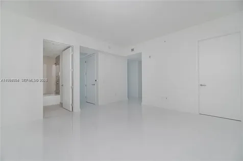 851 NE 1st Avenue Miami FL 33132