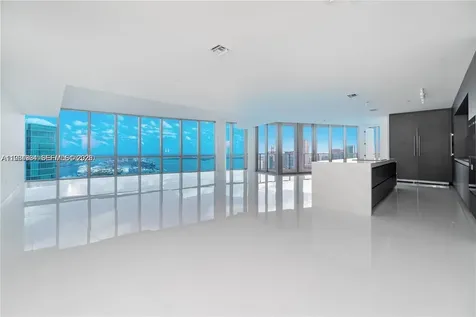 851 NE 1st Avenue Miami FL 33132