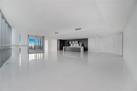 851 NE 1st Avenue Miami FL 33132