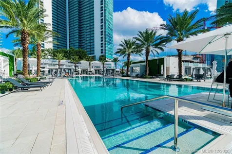 851 NE 1st Avenue Miami FL 33132