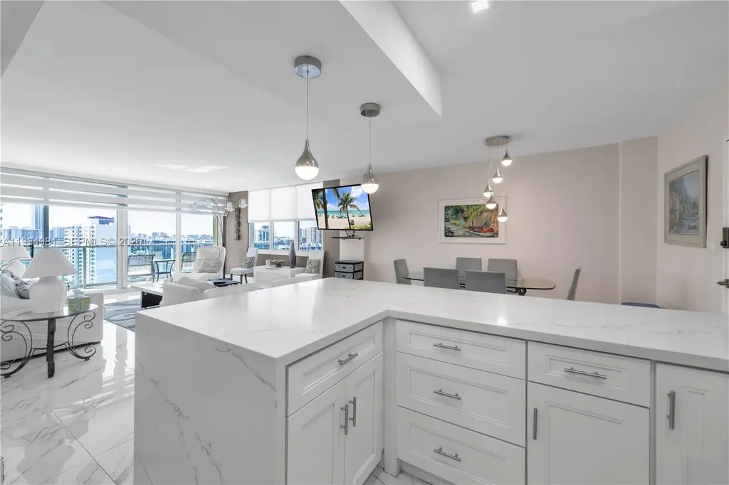 2501 S Ocean Drive Hollywood FL 33019