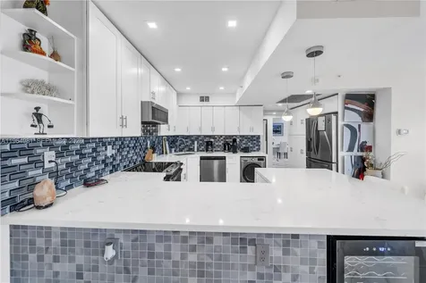 2501 S Ocean Drive Hollywood FL 33019