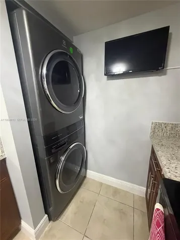 1955 NW 5th Place Miami FL 33136