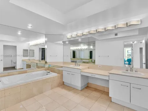 21150 Point Place Aventura FL 33180