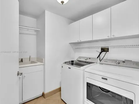 21150 Point Place Aventura FL 33180