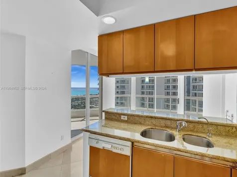 21150 Point Place Aventura FL 33180