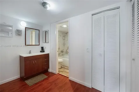 3731 N Country Club Drive Aventura FL 33180