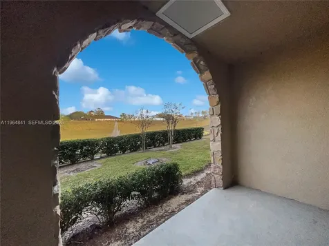 914 Charo Parkway Davenport FL 33897