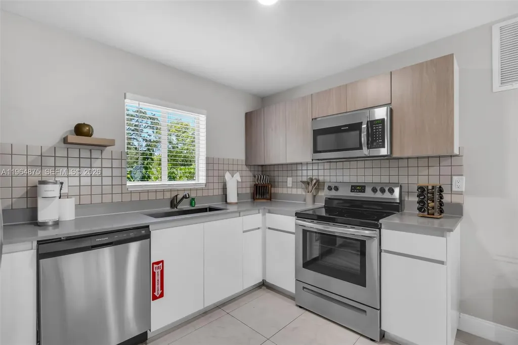 507 NW 8th Avenue #2 Fort Lauderdale FL 33311