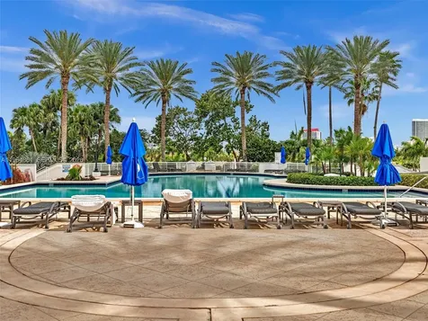 21150 Point Place Aventura FL 33180