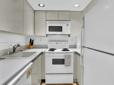 21150 Point Place Aventura FL 33180