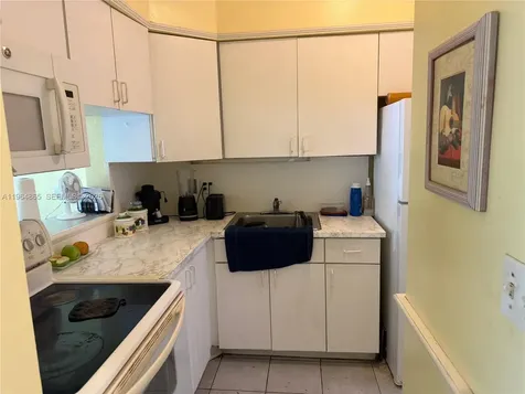 2500 Diana Drive Hallandale Beach FL 33009
