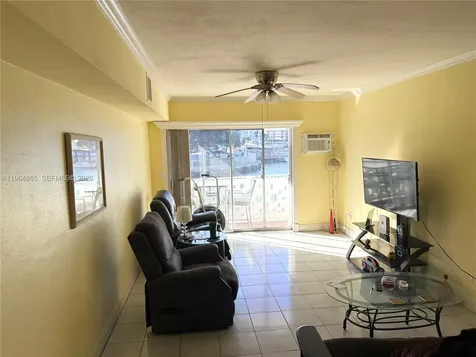 2500 Diana Drive Hallandale Beach FL 33009