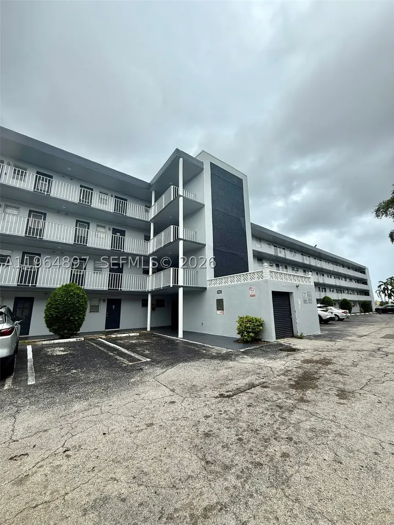 445 NE 195th Street Miami FL 33179