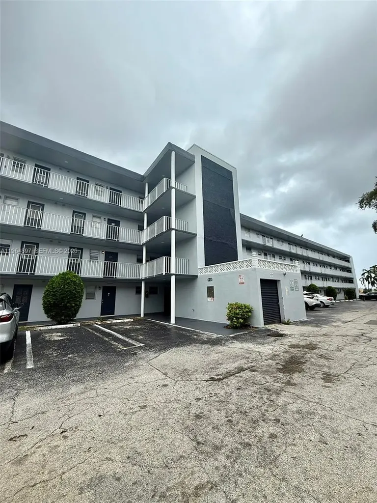 445 NE 195th Street Miami FL 33179