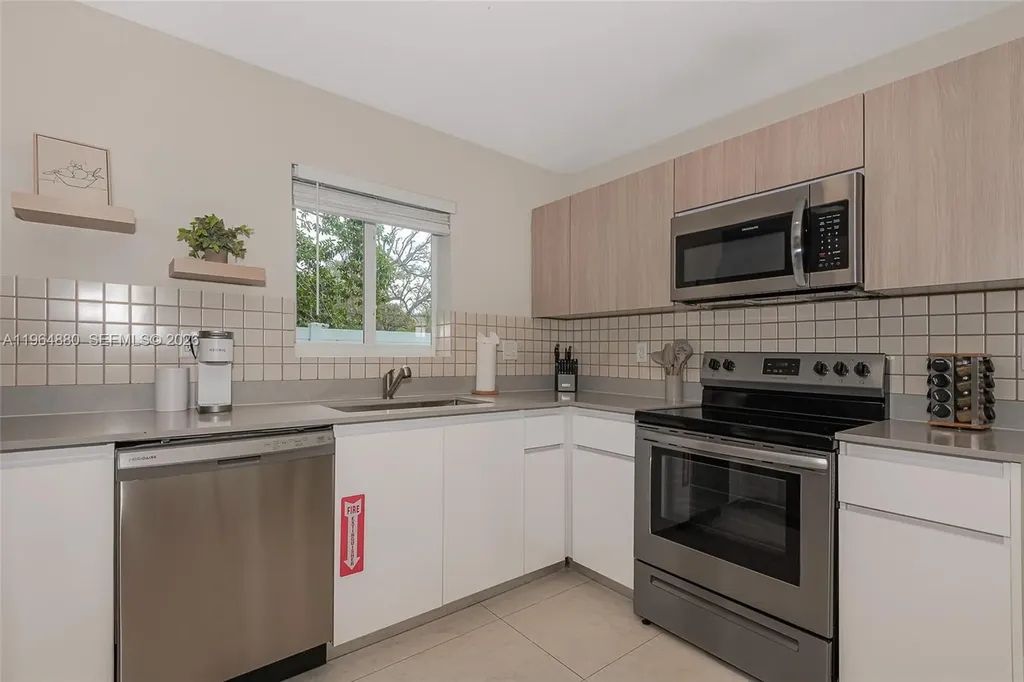 507 NW 8th Avenue #1 Fort Lauderdale FL 33311