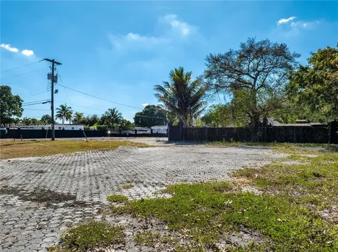1410 NW 119th Street Miami FL 33167