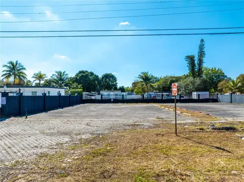 1410 NW 119th Street Miami FL 33167