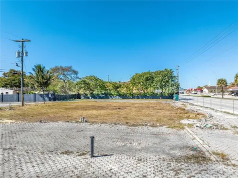 1410 NW 119th Street Miami FL 33167