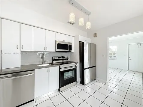 6819 SW 25th Street Miami FL 33155