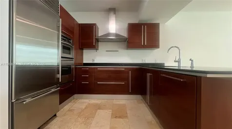 218 SE 14th Street Miami FL 33131