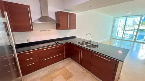 218 SE 14th Street Miami FL 33131