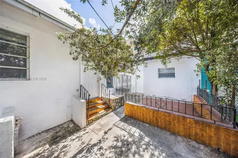 1342 NW 1st Street Miami FL 33125