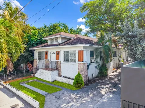 1342 NW 1st Street Miami FL 33125