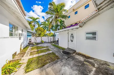 1342 NW 1st Street Miami FL 33125
