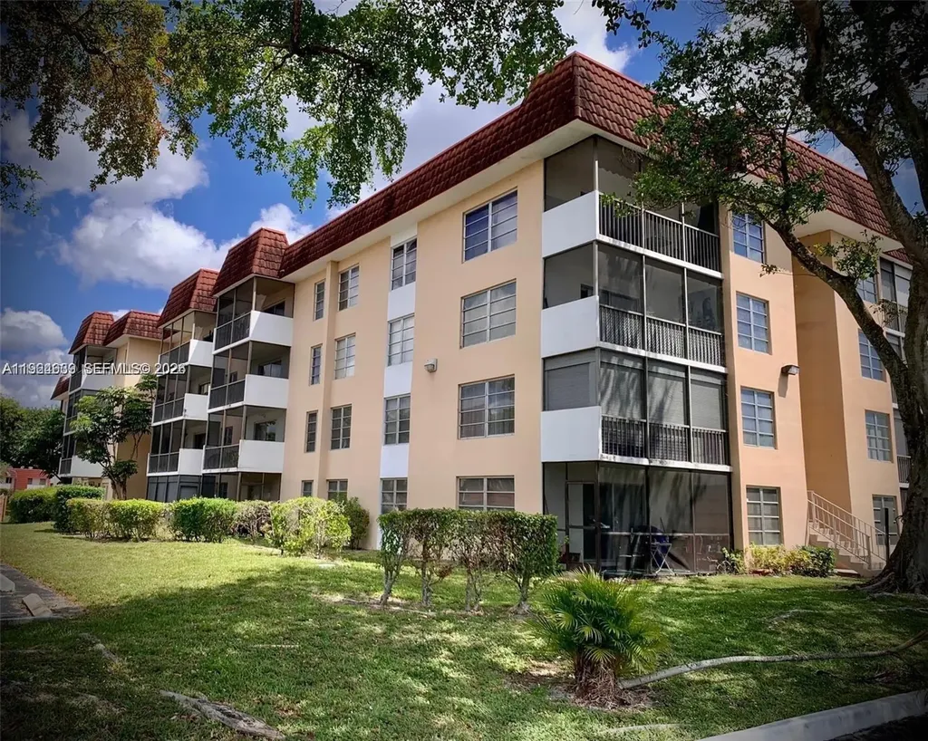 4156 Inverrary Drive Lauderhill FL 33319