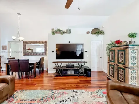 1536 Presidio Drive Weston FL 33327