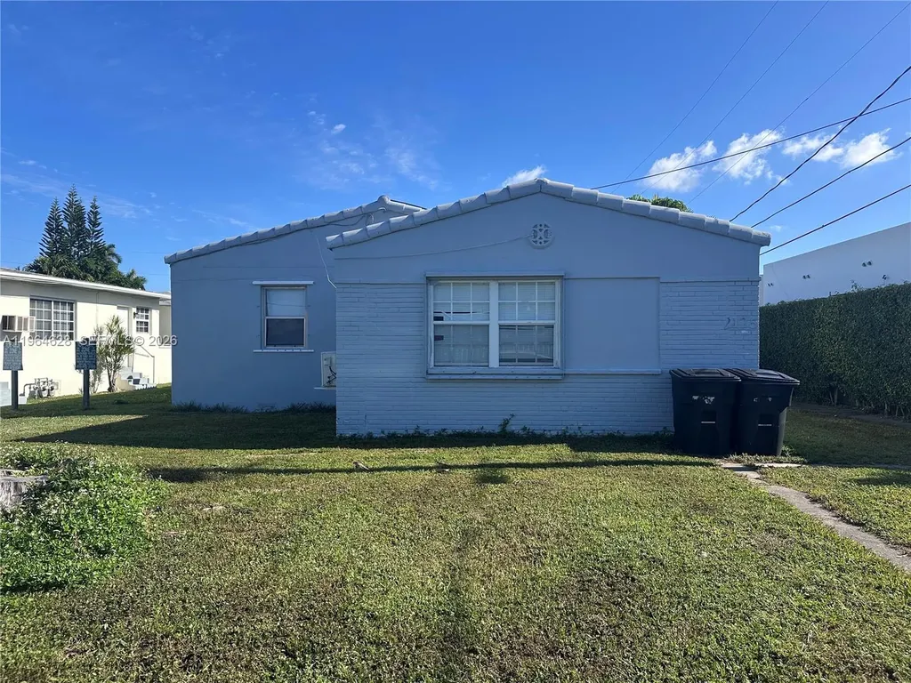 2125 Bay Drive Miami Beach FL 33141