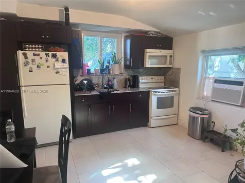 2125 Bay Drive Miami Beach FL 33141