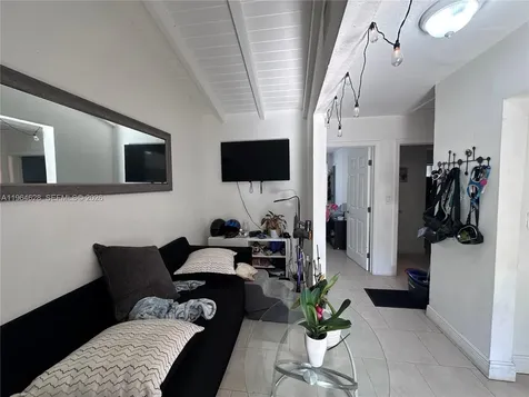 2125 Bay Drive Miami Beach FL 33141