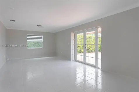 6811 SW 105th Court Miami FL 33173