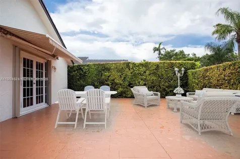 6811 SW 105th Court Miami FL 33173