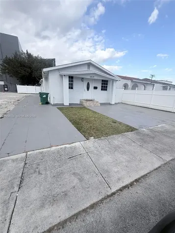 6829 SW 25th Street Miami FL 33155