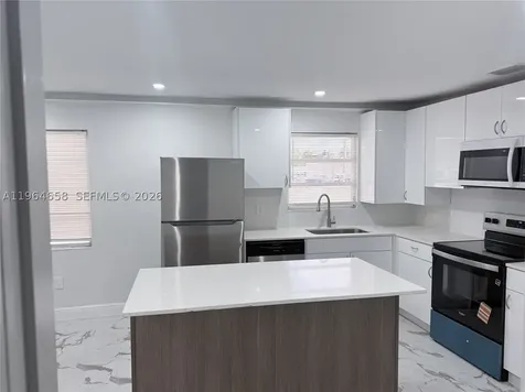 6829 SW 25th Street Miami FL 33155