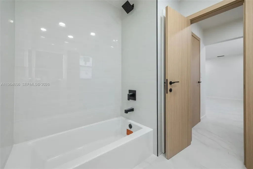 2415 NE 35th Drive Fort Lauderdale FL 33308