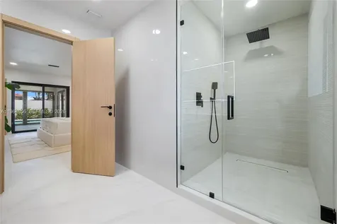 2415 NE 35th Drive Fort Lauderdale FL 33308