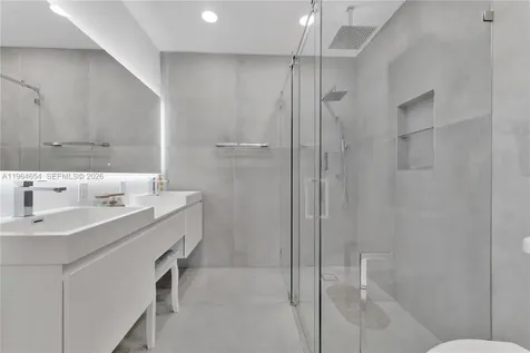 16895 NE 4th Place North Miami Beach FL 33162