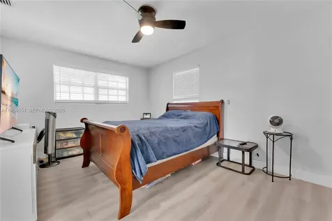 16895 NE 4th Place North Miami Beach FL 33162