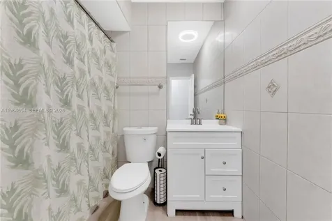 16895 NE 4th Place North Miami Beach FL 33162