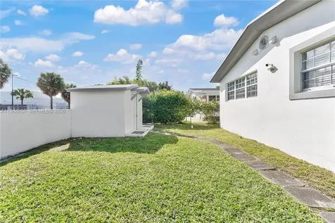 16895 NE 4th Place North Miami Beach FL 33162