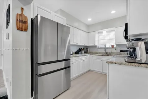 16895 NE 4th Place North Miami Beach FL 33162