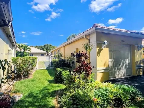 4309 Pine Ridge Court Weston FL 33331